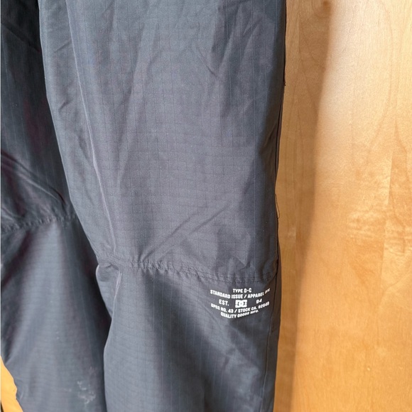 DC Snowboard Bibs worn a few times. In very good condition! - Picture 5 of 7